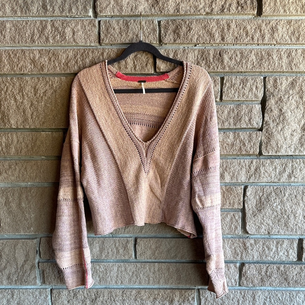 Free People Cropped Knit Sweater – Peachy Pink with Mauve Accents, Size S